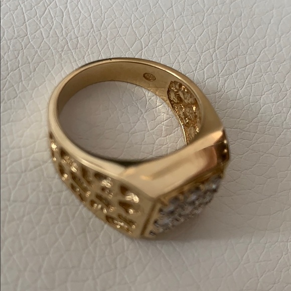 14k Yellow Gold Diamond ring ~ Size 9 - Picture 7 of 8